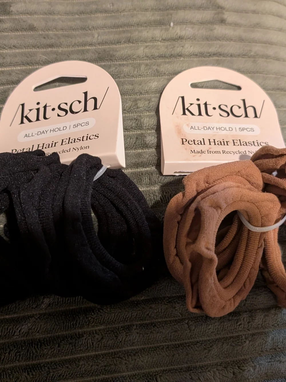🦋 2 Kitsch Petal Hair Elastics - Black & Brown (5pcs each)